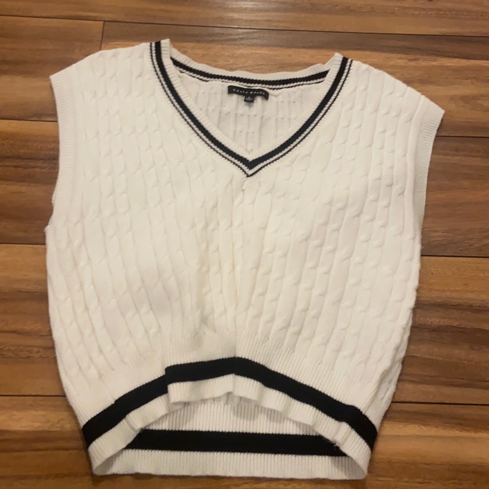 Sweater vest